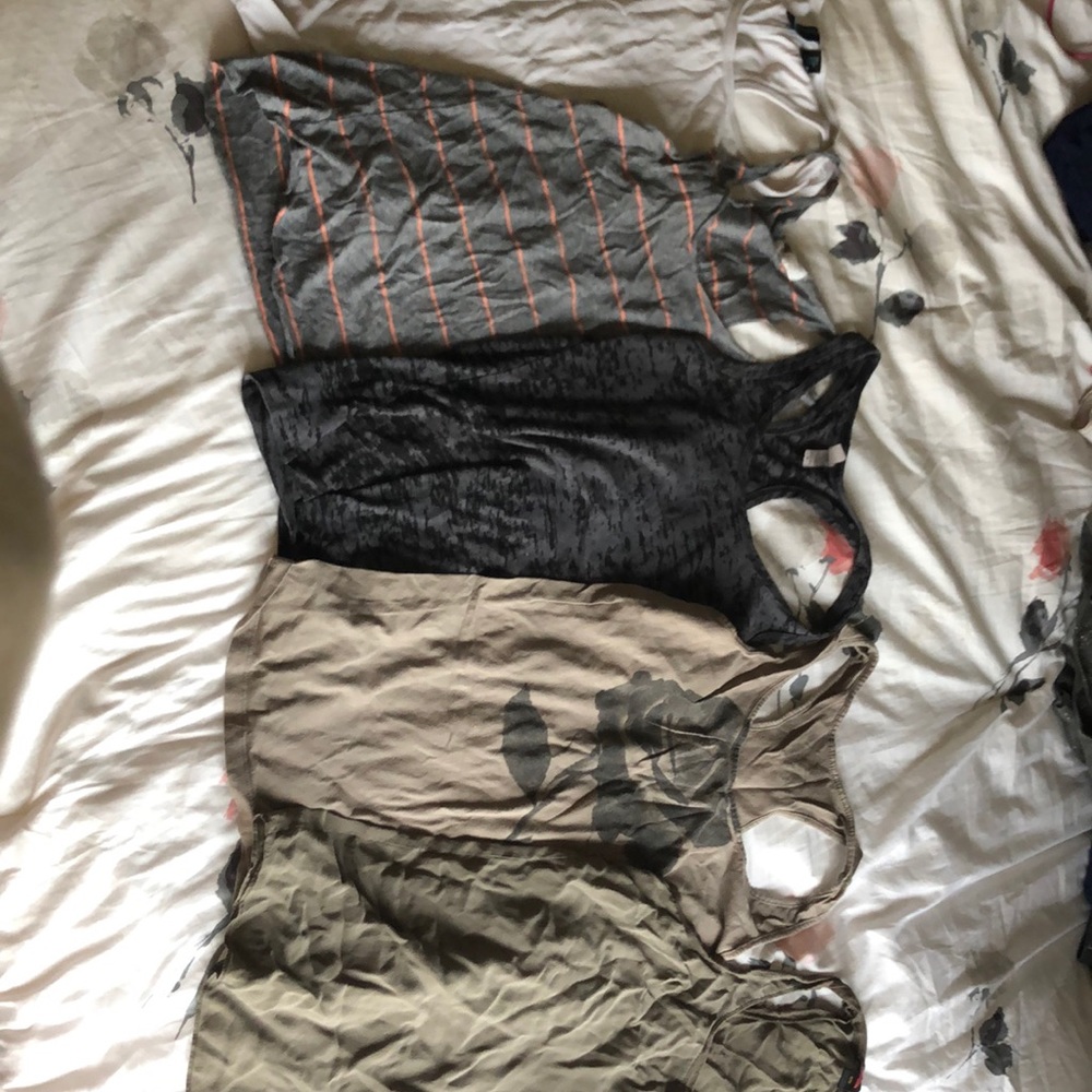 Tank top BUNDLE!! 5 pc.